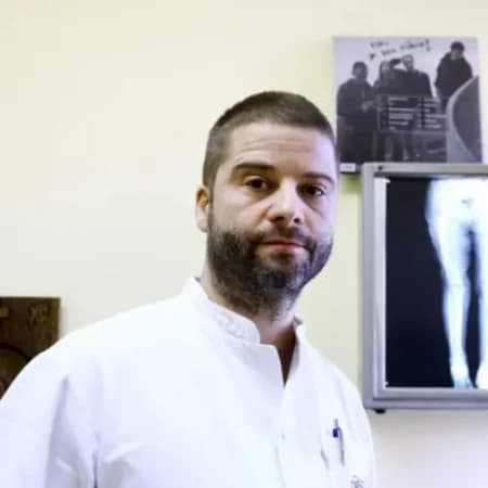 Dr Vuk Vučić — Specijalista ortopedske hirurgije sa traumatologijom, Beograd, Srbija